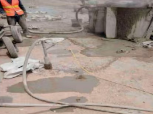 丹徒水泥混凝土路面板底注浆技术 路面脱空注浆整治方案